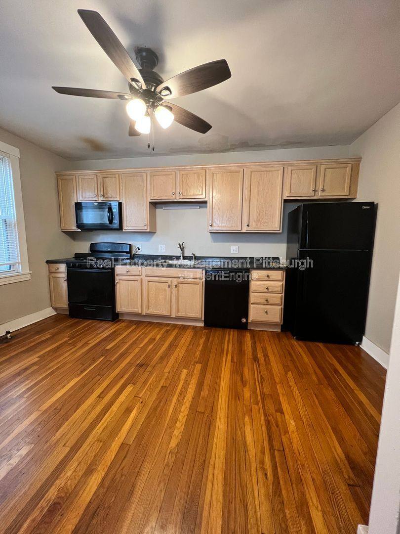 Apartment for rent at 5735 Phillips Ave #1, Pittsburgh, PA 15217