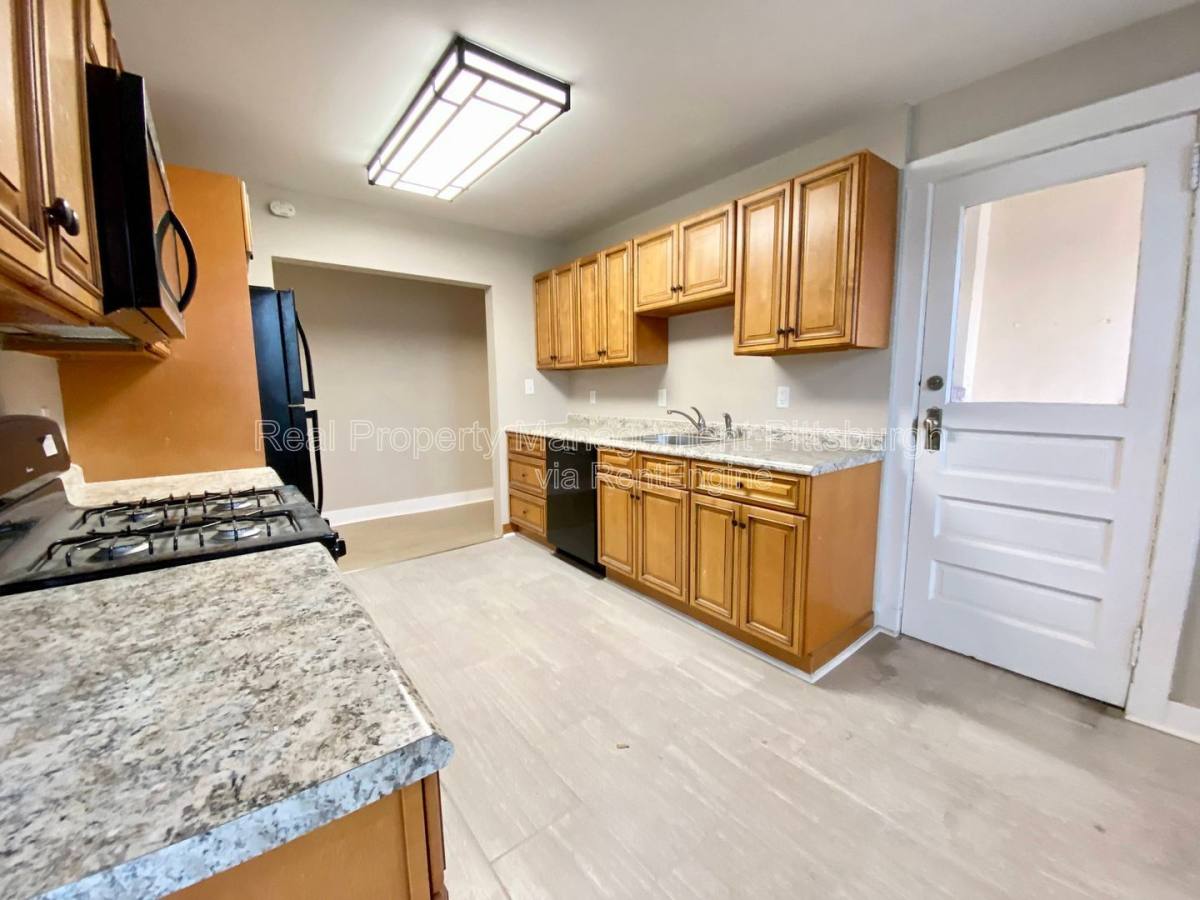 Apartment for rent at 5733 Phillips Ave #2, Pittsburgh, PA 15217