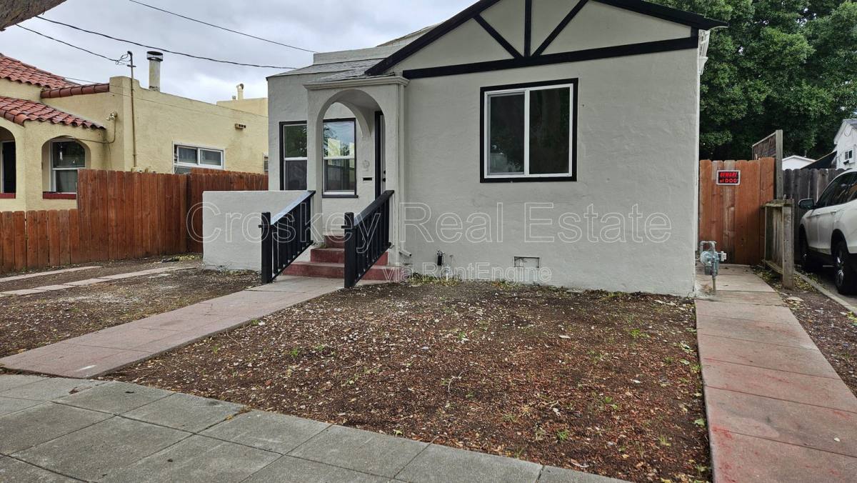 House for rent at 1346 Redwood St, Pittsburg, CA 94565