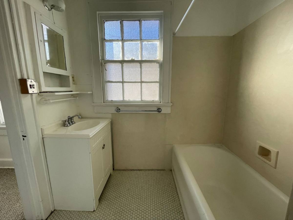 Apartment for rent at 615 Exposition Blvd, New Orleans, LA 70118