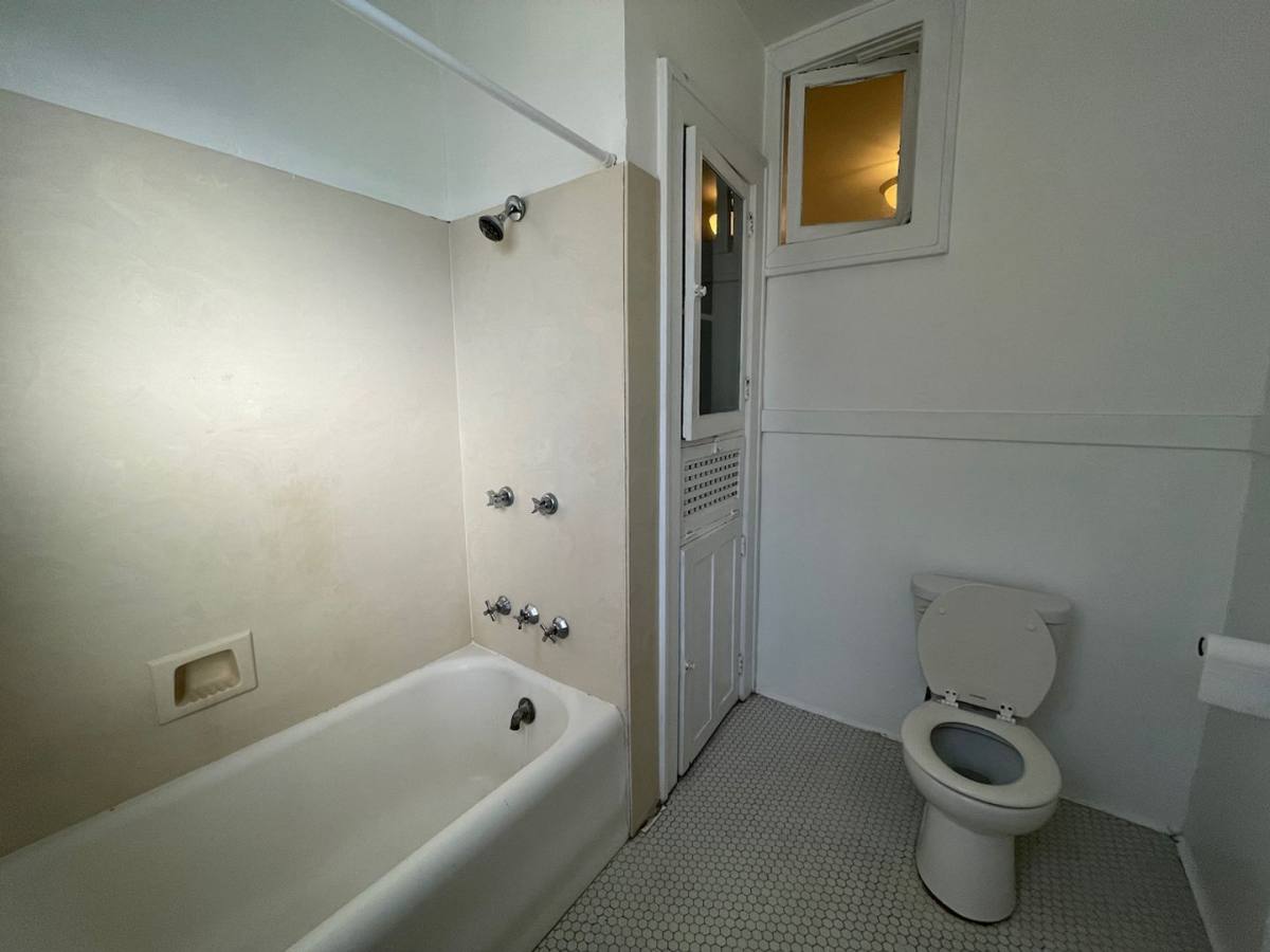 Apartment for rent at 615 Exposition Blvd, New Orleans, LA 70118