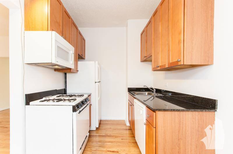 Apartment for rent at 4242 N Sheridan Rd, Chicago, IL 60613