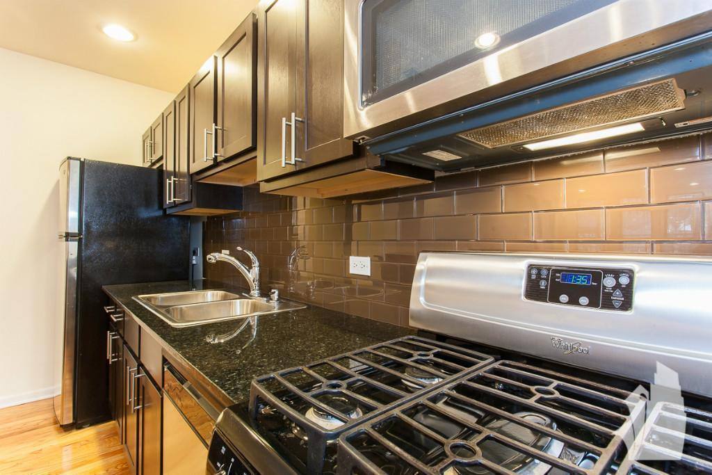 Apartment for rent at 4242 N Sheridan Rd, Chicago, IL 60613