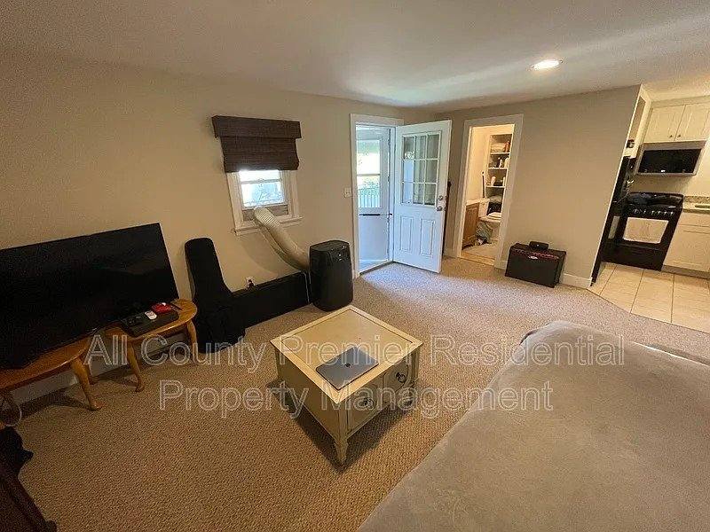 Apartment for rent at 4 Stockton Sergeantsville Rd #3, Stockton, NJ 08559