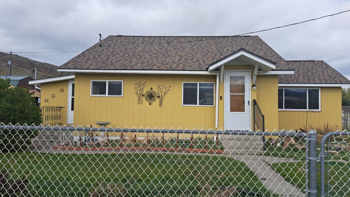 House for rent at 1221 E Gallatin St, Livingston, MT 59047