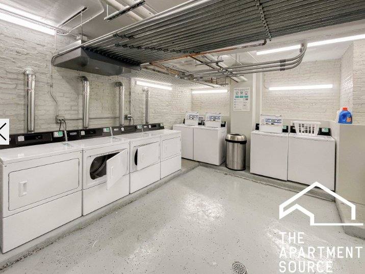 Apartment for rent at 621 W Melrose St #2, Chicago, IL 60657