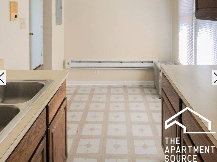 Apartment for rent at 621 W Melrose St #2, Chicago, IL 60657
