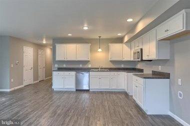 Townhouse for rent at 18 Chloe Dr, Myerstown, PA 17067