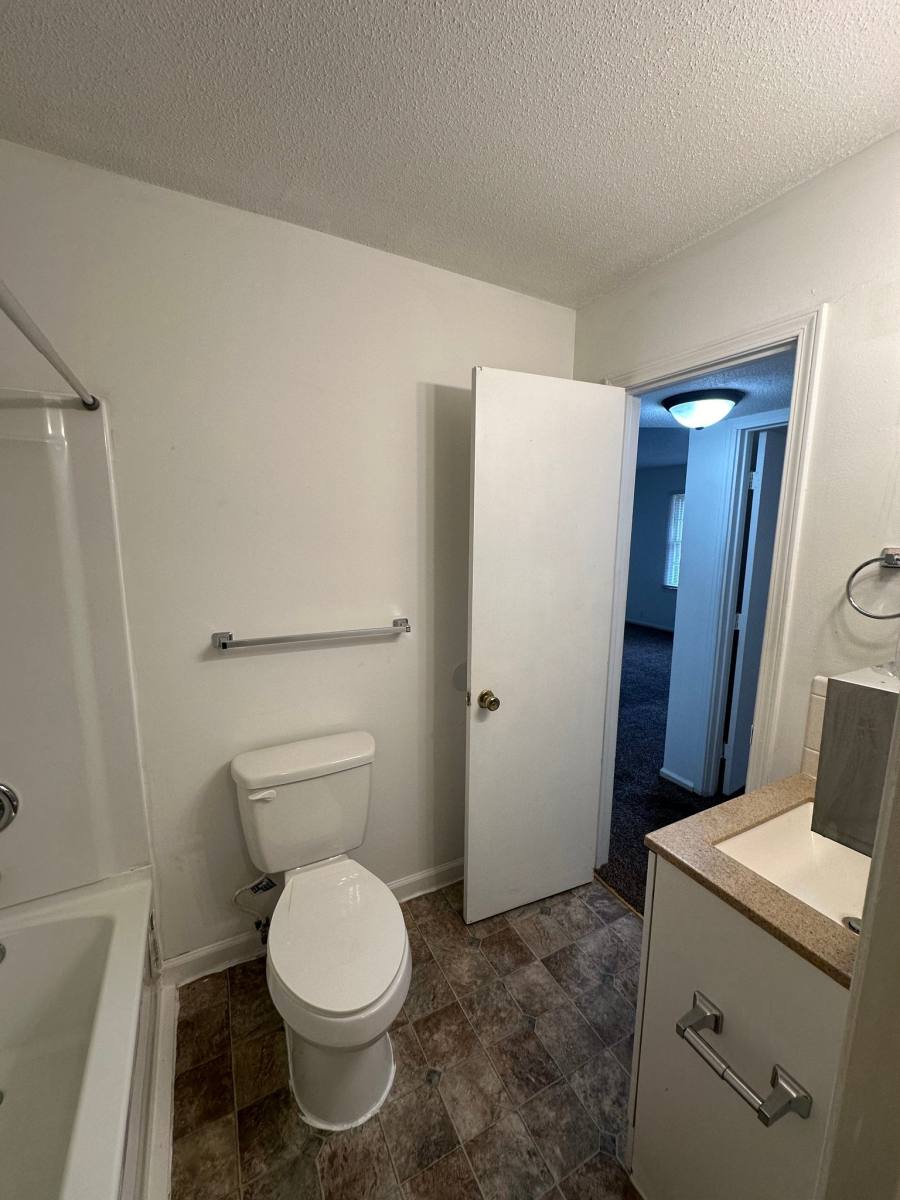 Apartment for rent at 1002 Johnstown Ave, Salina, KS 67401