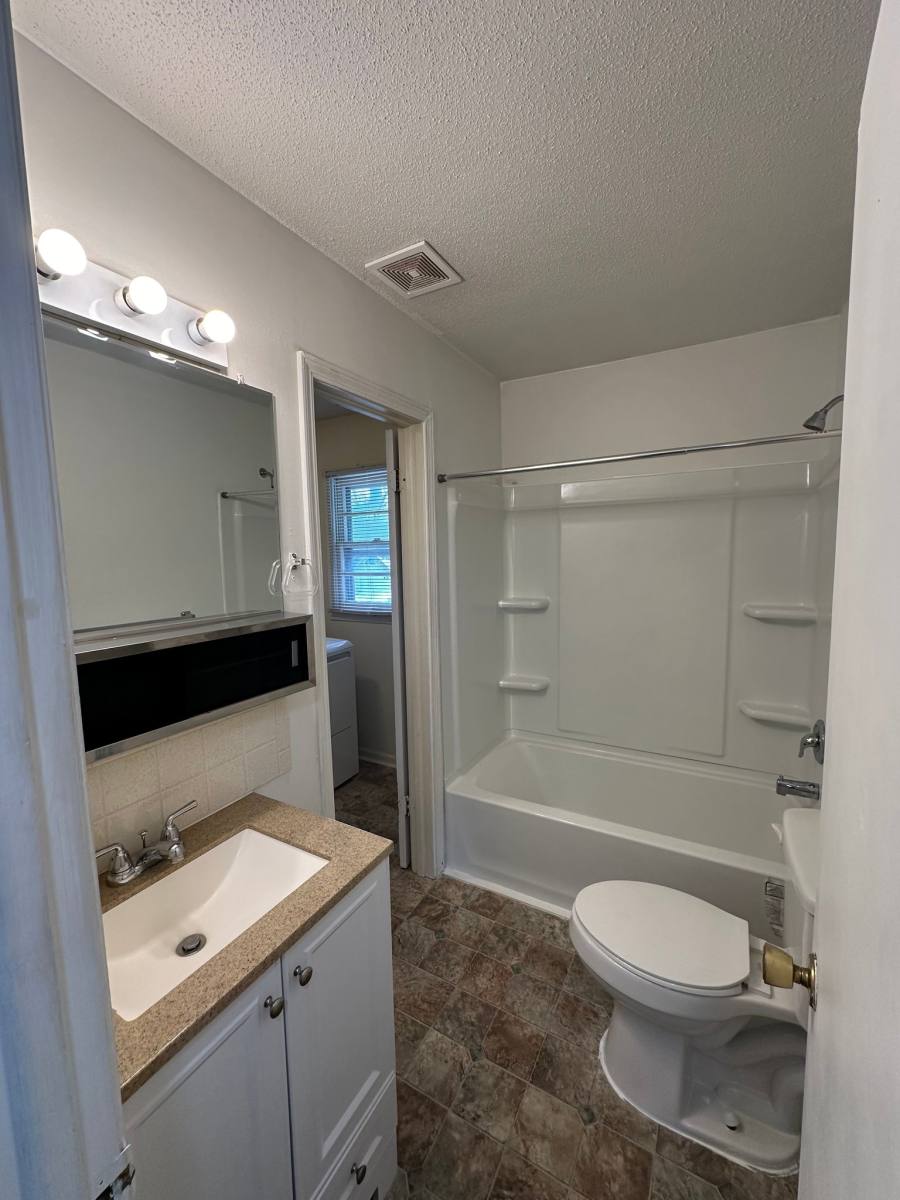 Apartment for rent at 1002 Johnstown Ave, Salina, KS 67401