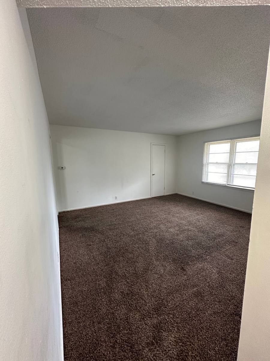 Apartment for rent at 1002 Johnstown Ave, Salina, KS 67401