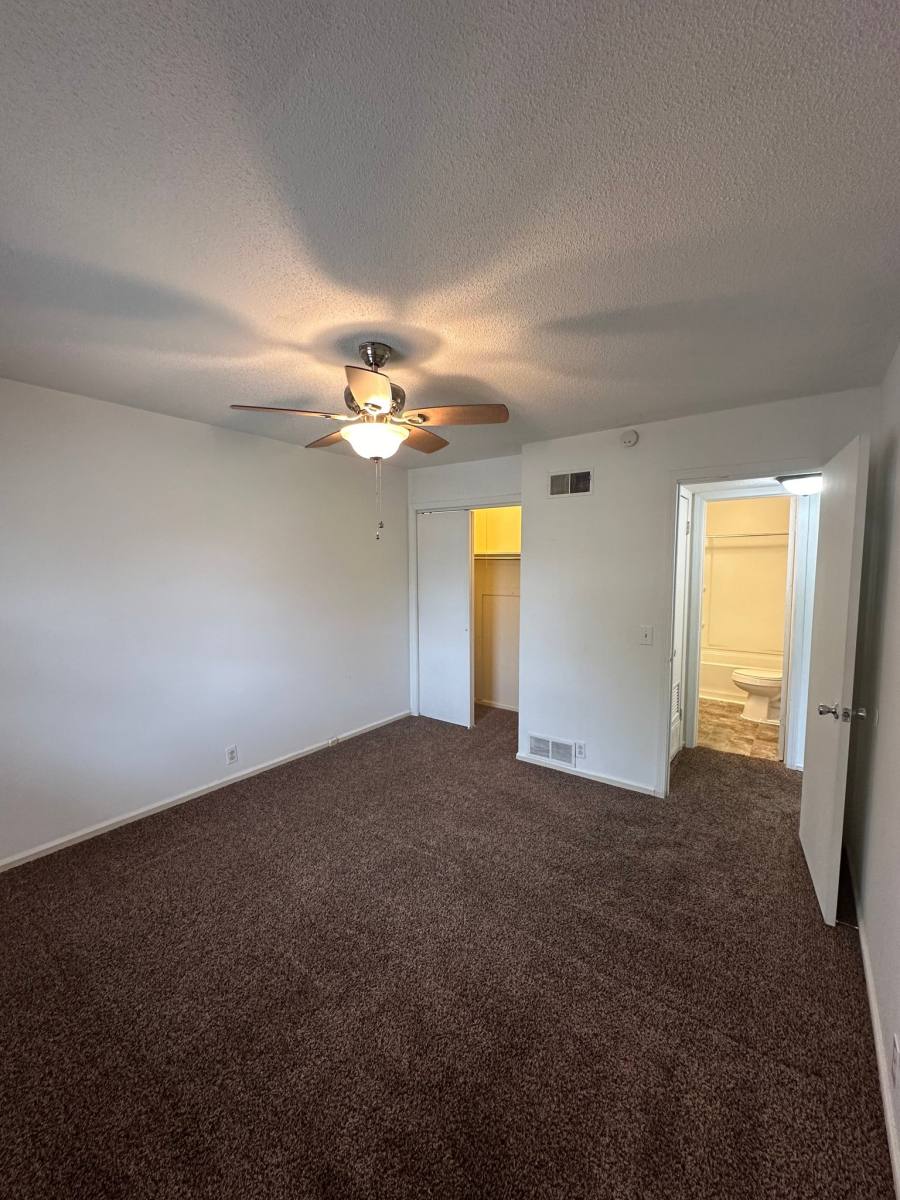 Apartment for rent at 1002 Johnstown Ave, Salina, KS 67401