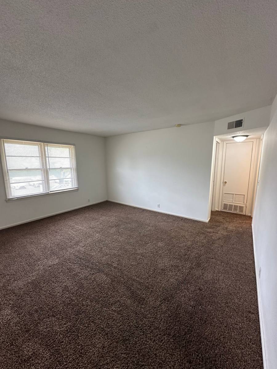 Apartment for rent at 1002 Johnstown Ave, Salina, KS 67401
