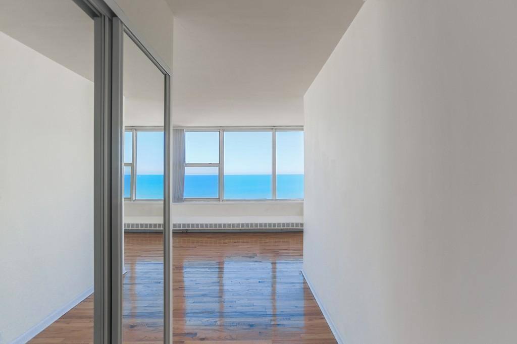 Apartment for rent at 5650 N Sheridan Rd #10C, Chicago, IL 60660