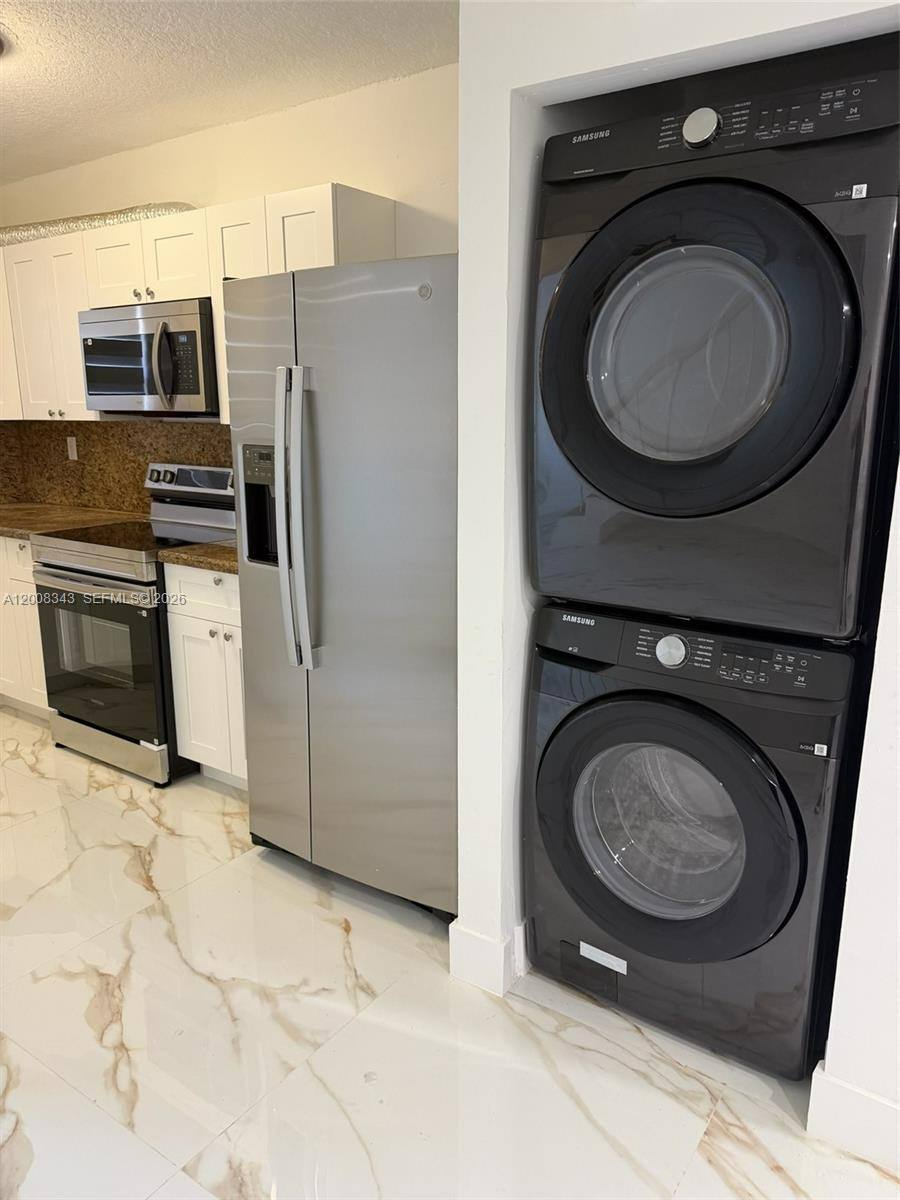 Townhouse for rent at 2669 W 52nd St, Hialeah, FL 33016