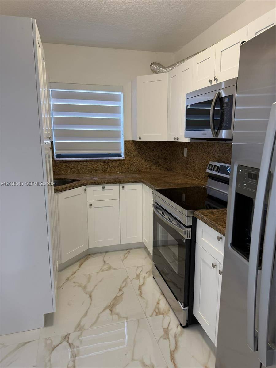 Townhouse for rent at 2669 W 52nd St, Hialeah, FL 33016