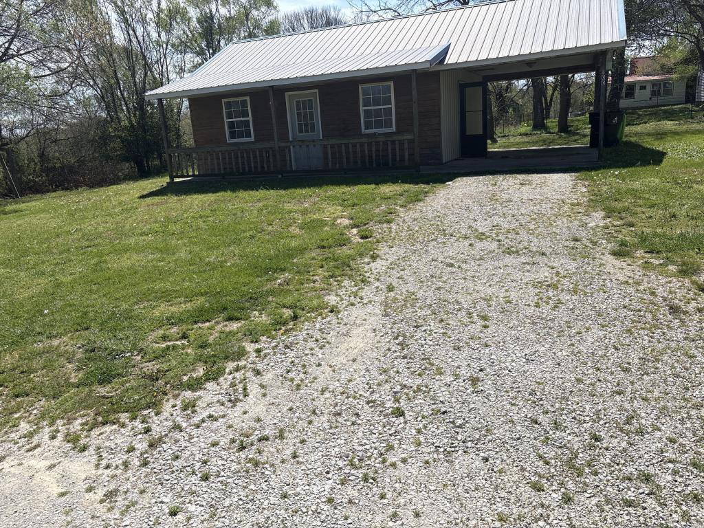 House for rent at 1002 W Hickory St, El Dorado Springs, MO 64744