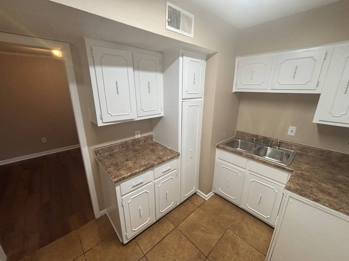 Townhouse for rent at 4781 Way, Memphis, TN 38118