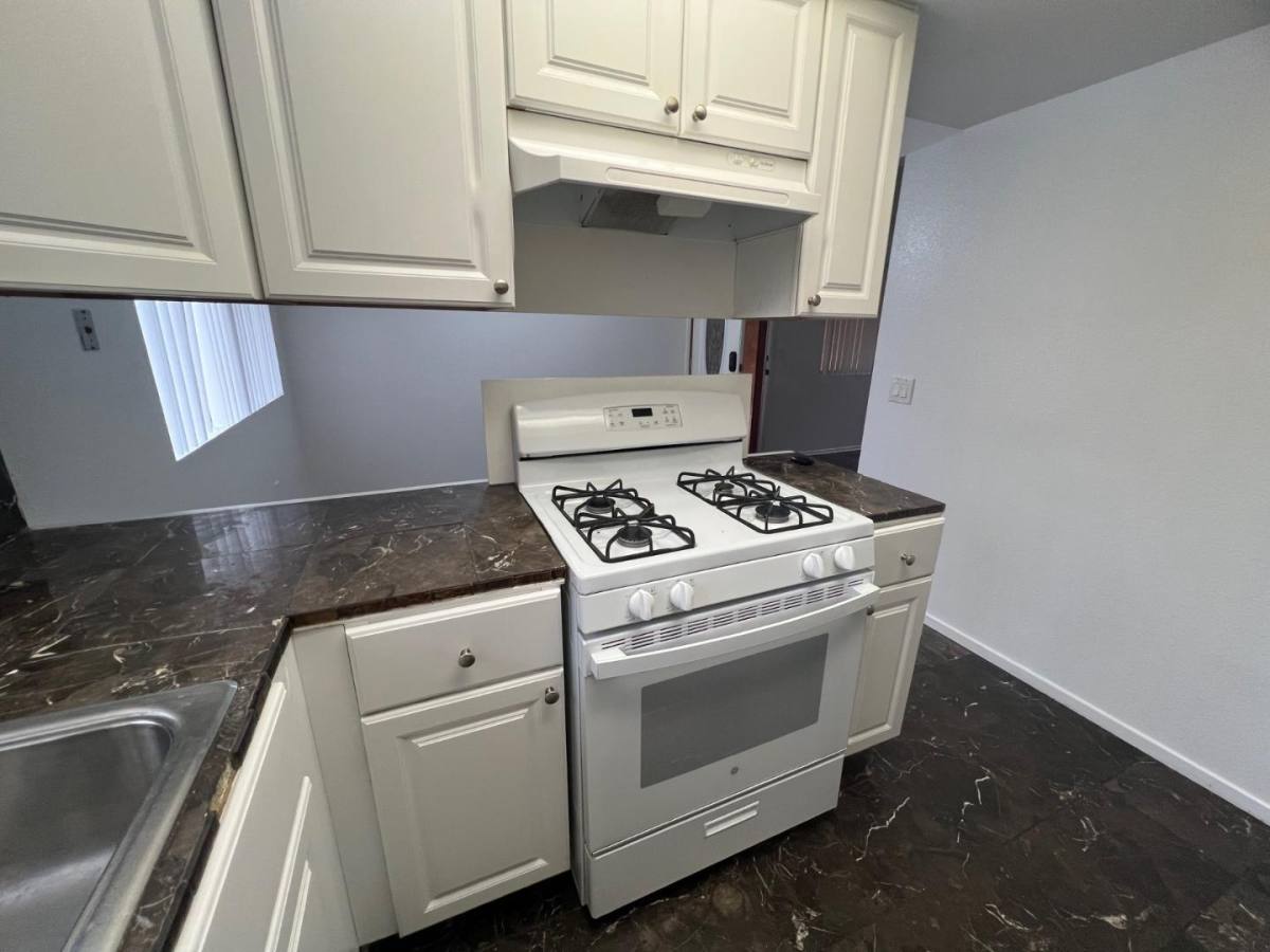 Townhouse for rent at 2140 Via Robles, Oceanside, CA 92054