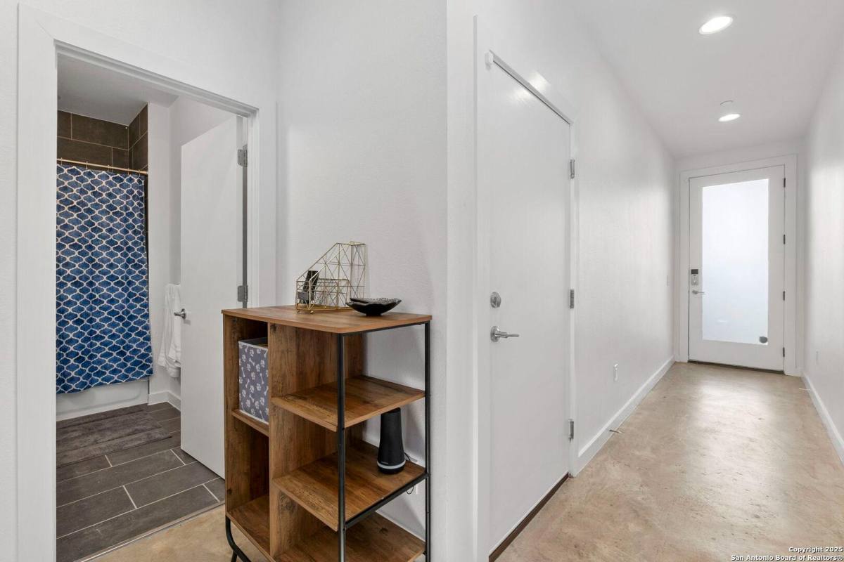 Townhouse for rent at 102 Tendick St 602 #UNI, San Antonio, TX 78209