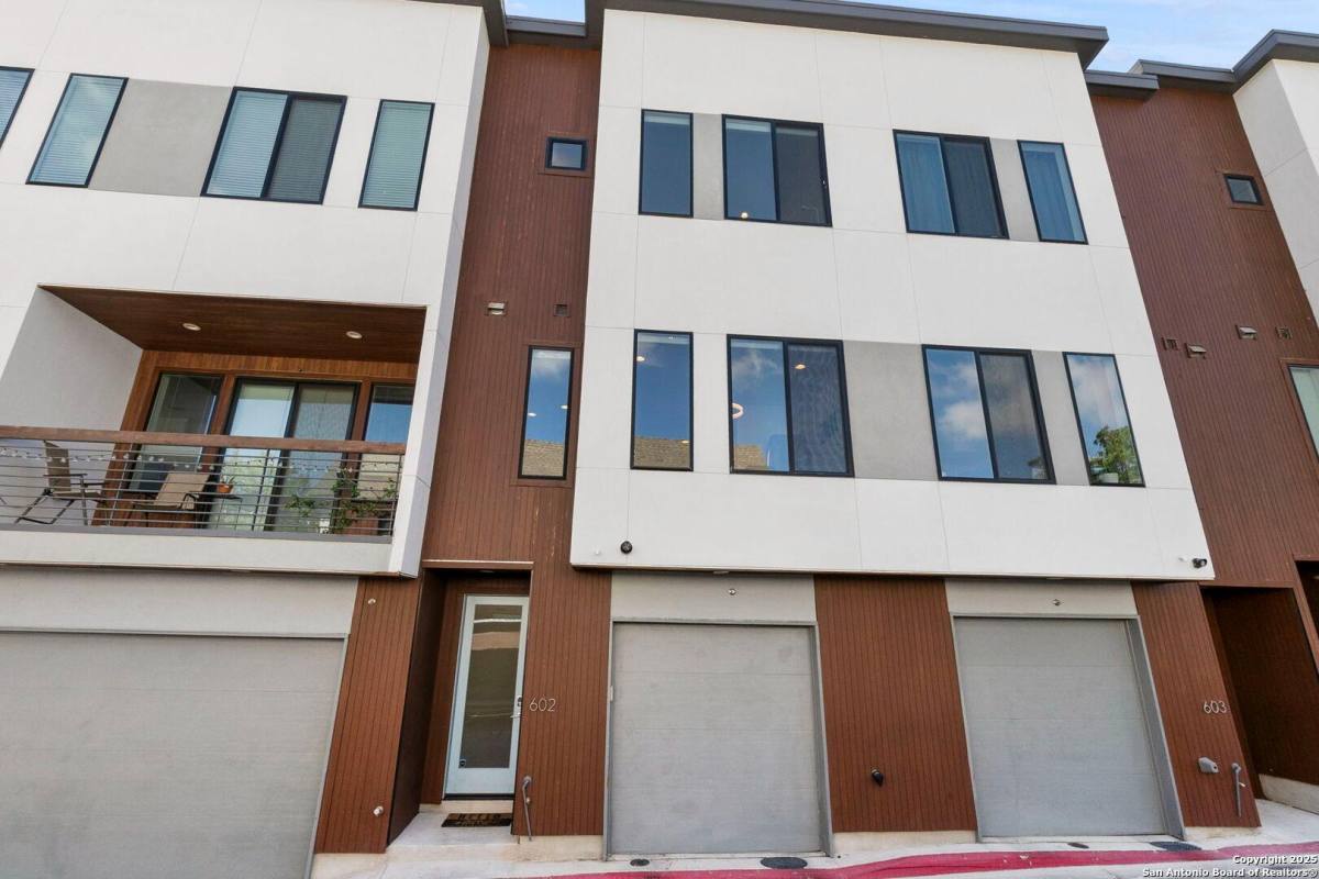 Townhouse for rent at 102 Tendick St 602 #UNI, San Antonio, TX 78209