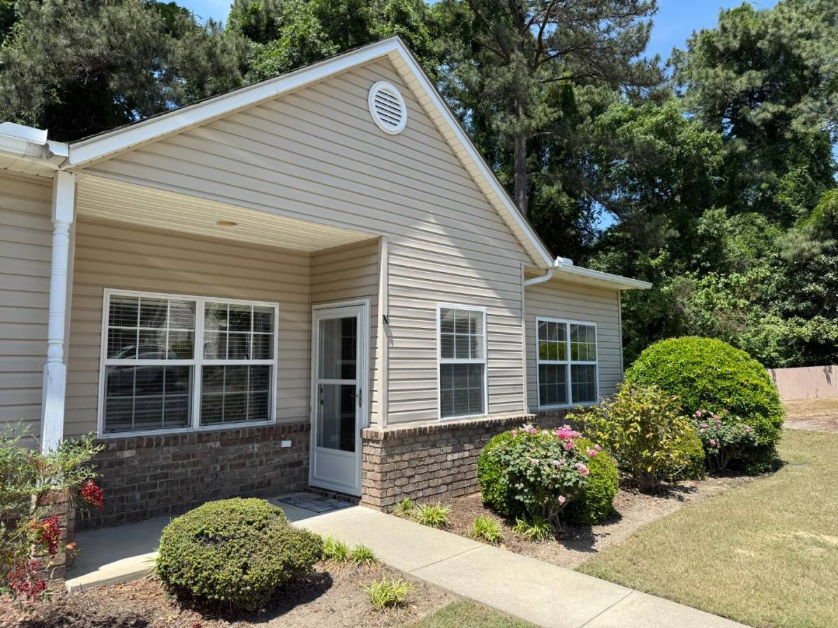 Apartment for rent at 101 E Rhode Island Ave #101, Southern Pines, NC 28387