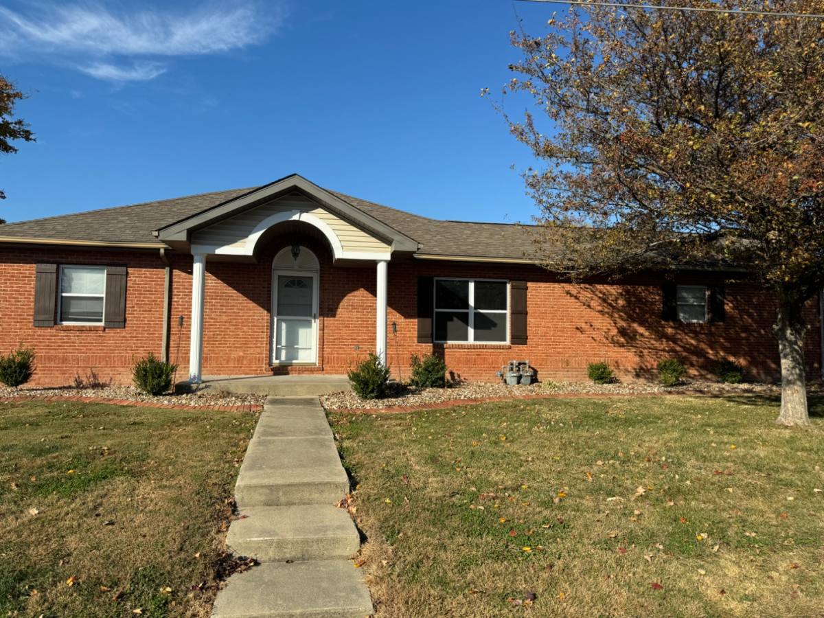 Apartment for rent at 601 W 1st St 98 S Hull, Aviston, IL 62216