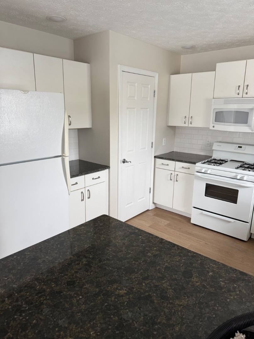 Apartment for rent at 601 W 1st St 98 S Hull, Aviston, IL 62216