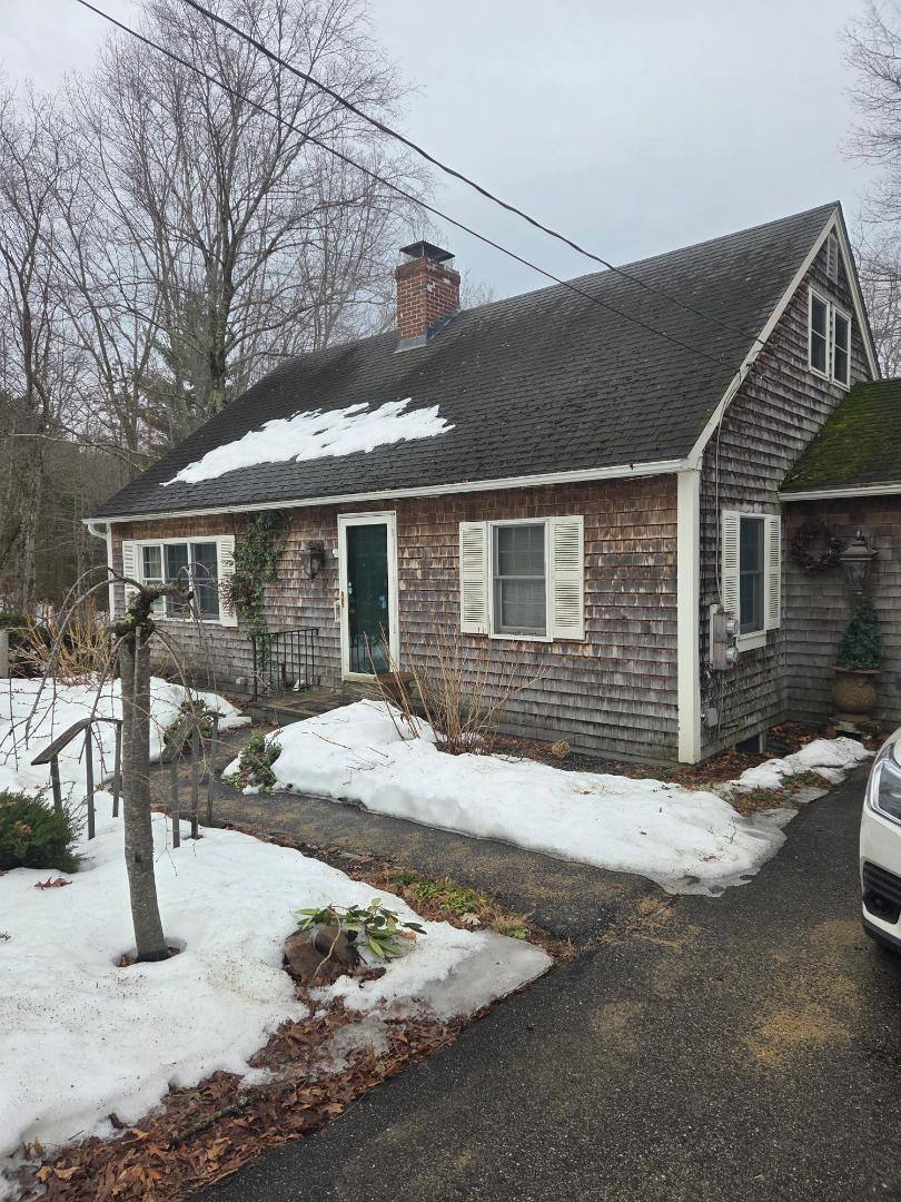 House for rent at 8 Woodknoll Dr, North Hampton, NH 03862