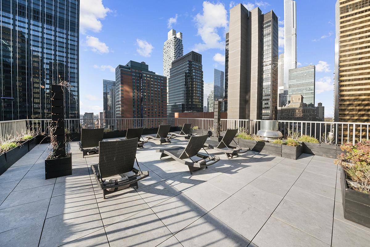 Apartment for rent at 150 W 51st St #1632, New York, NY 10019