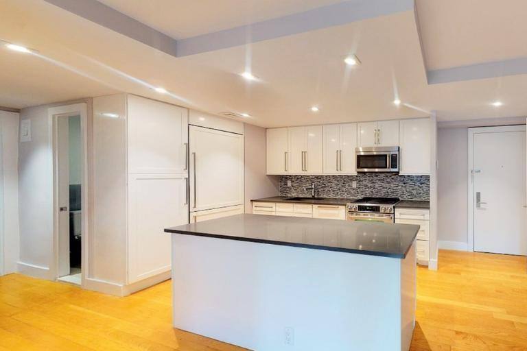 Apartment for rent at 301 E 47th St #10F, New York, NY 10017