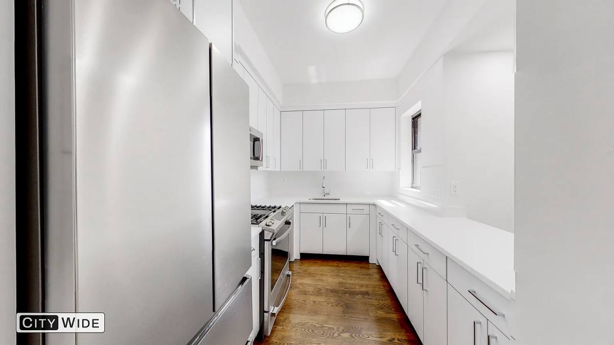 Apartment for rent at 157 E 57th St #3AA, New York, NY 10022