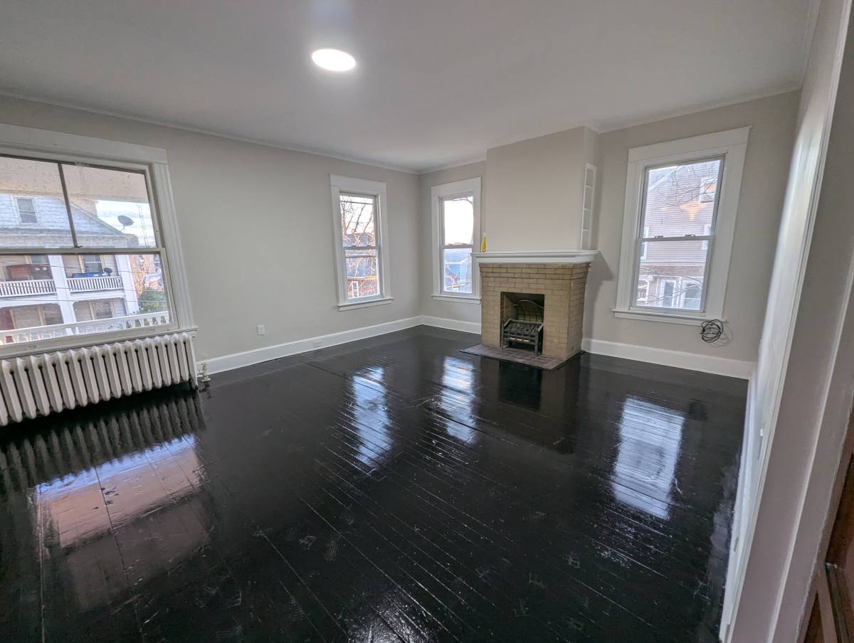 Apartment for rent at 184 Buckingham St #1, Waterbury, CT 06710