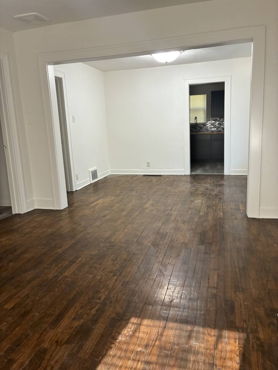 House for rent at 6817 Cleveland Ave, Kansas City, MO 64132