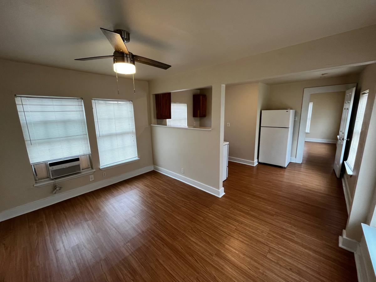 Apartment for rent at 905 W Lynwood Ave #3, San Antonio, TX 78201