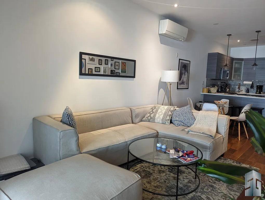 Apartment for rent at 207 N 6th St #2L, Brooklyn, NY 11211