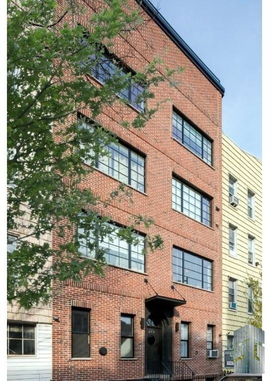 Apartment for rent at 207 N 6th St #2L, Brooklyn, NY 11211