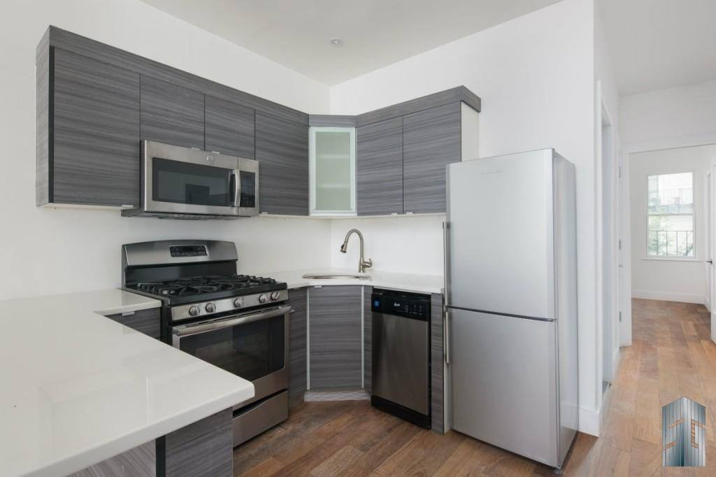 Apartment for rent at 207 N 6th St #2L, Brooklyn, NY 11211