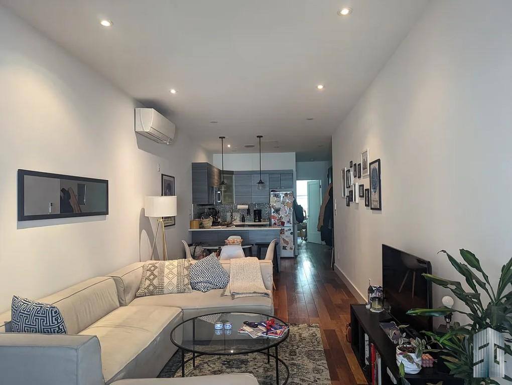 Apartment for rent at 207 N 6th St #2L, Brooklyn, NY 11211