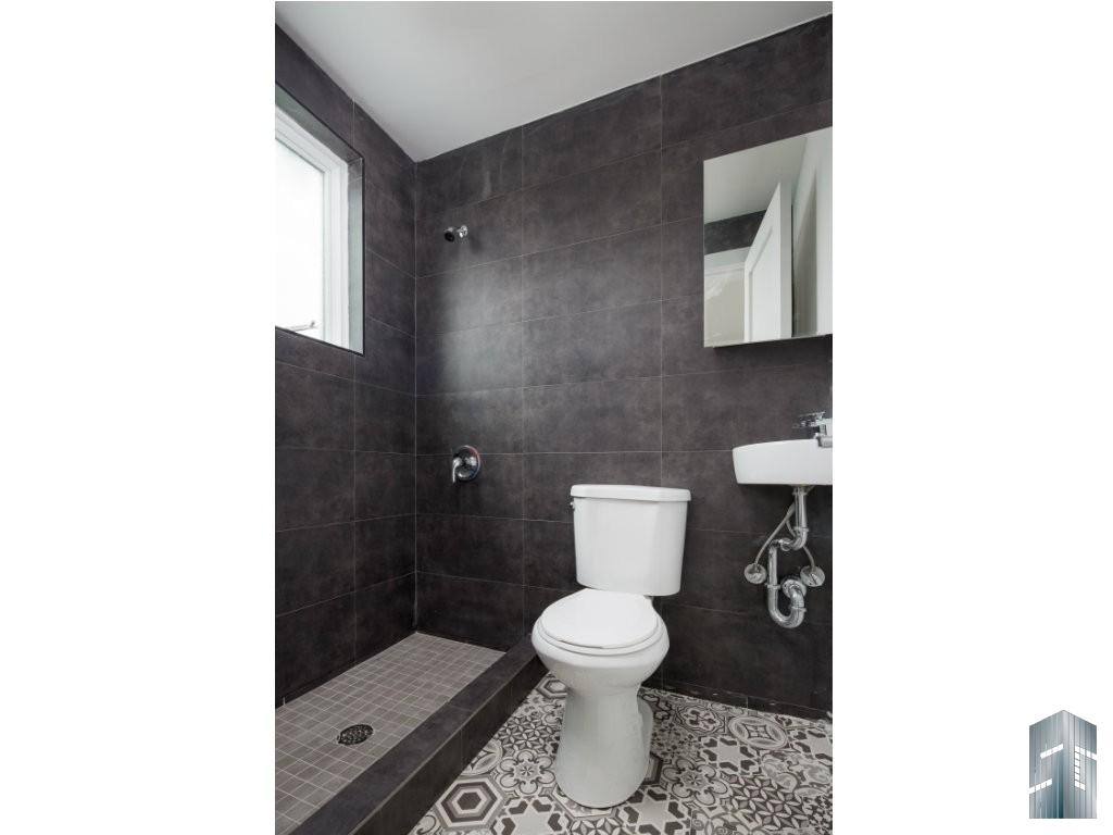 Apartment for rent at 207 N 6th St #2L, Brooklyn, NY 11211
