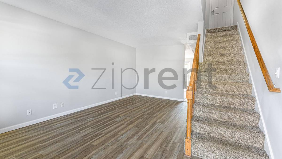 813 Golf View Place #B, Clarksville, TN 37043 - Apartment for Rent - Image 3