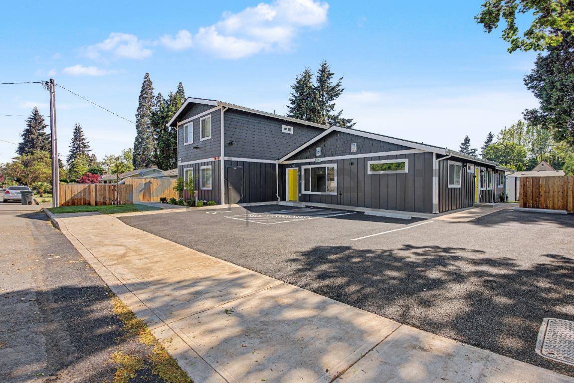 Apartment for rent at 4325 Arnold St NE, Salem, OR 97303