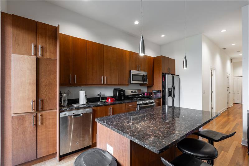 Apartment for rent at 1354 W Augusta, Chicago, IL 60642