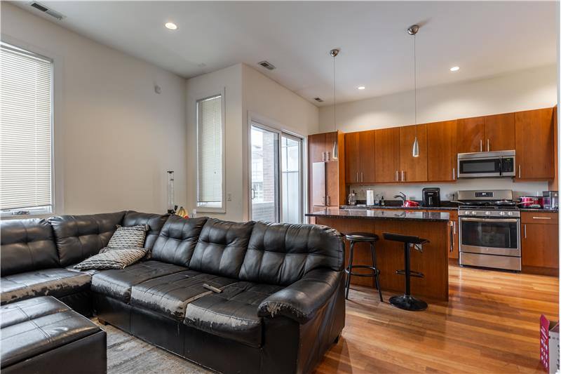 Apartment for rent at 1354 W Augusta, Chicago, IL 60642