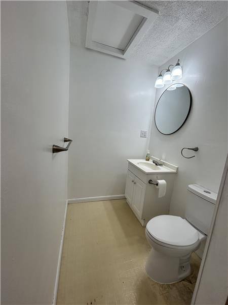 Apartment for rent at 212 1 2 Main St, Toronto, OH 43964
