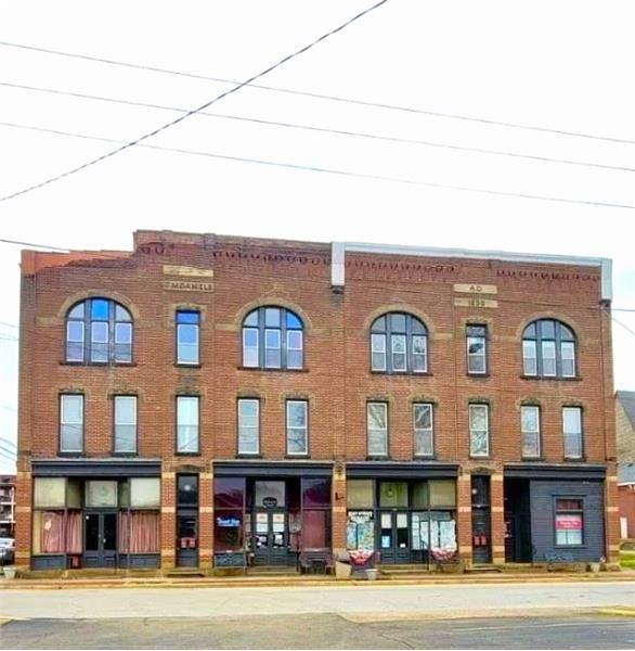 Apartment for rent at 212 1 2 Main St, Toronto, OH 43964