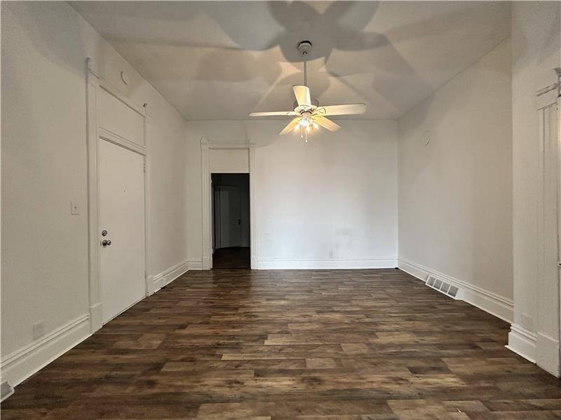 Apartment for rent at 212 1 2 Main St, Toronto, OH 43964