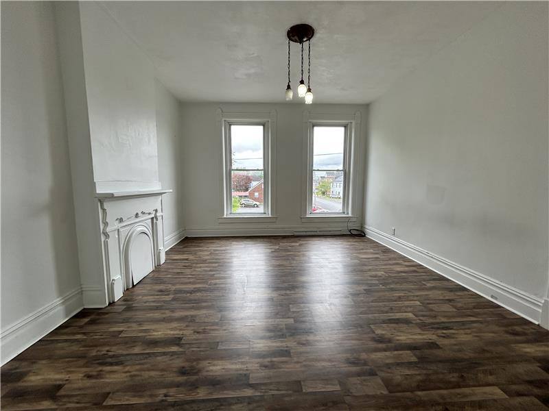 Apartment for rent at 212 1 2 Main St, Toronto, OH 43964