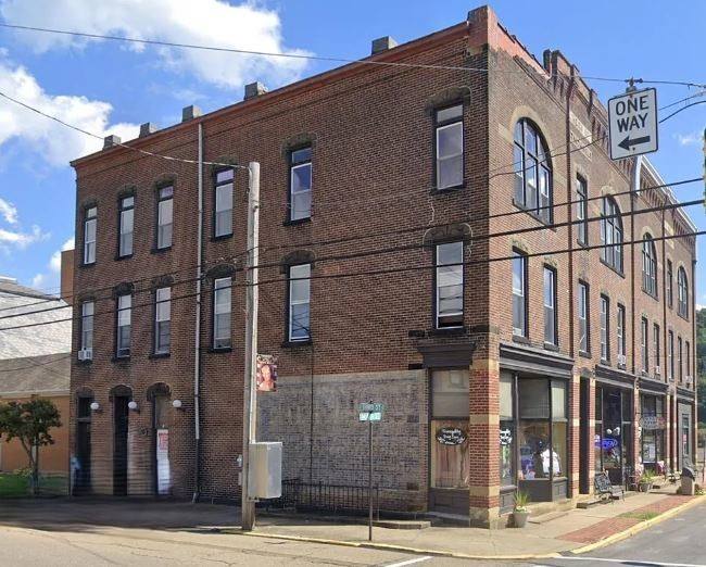 Apartment for rent at 212 1 2 Main St, Toronto, OH 43964