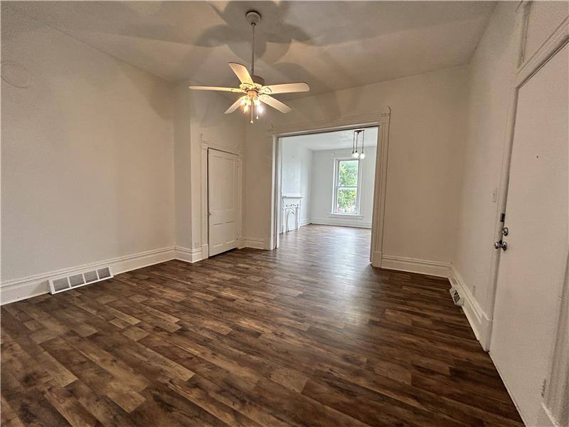 Apartment for rent at 212 1 2 Main St, Toronto, OH 43964